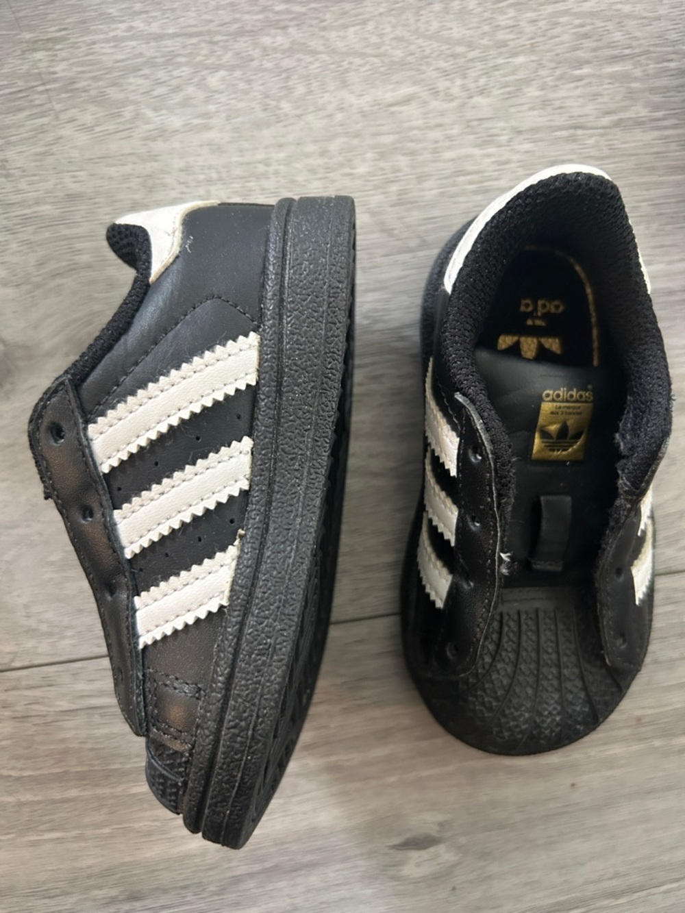 adidas Superstar Kids Black and White Low-Top Sneakers US 5K